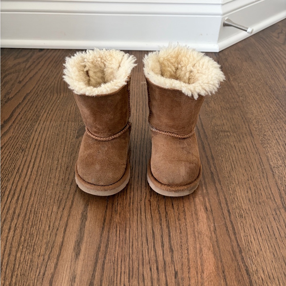 UGG Kids Brown Suede Shearling-Lined Boots